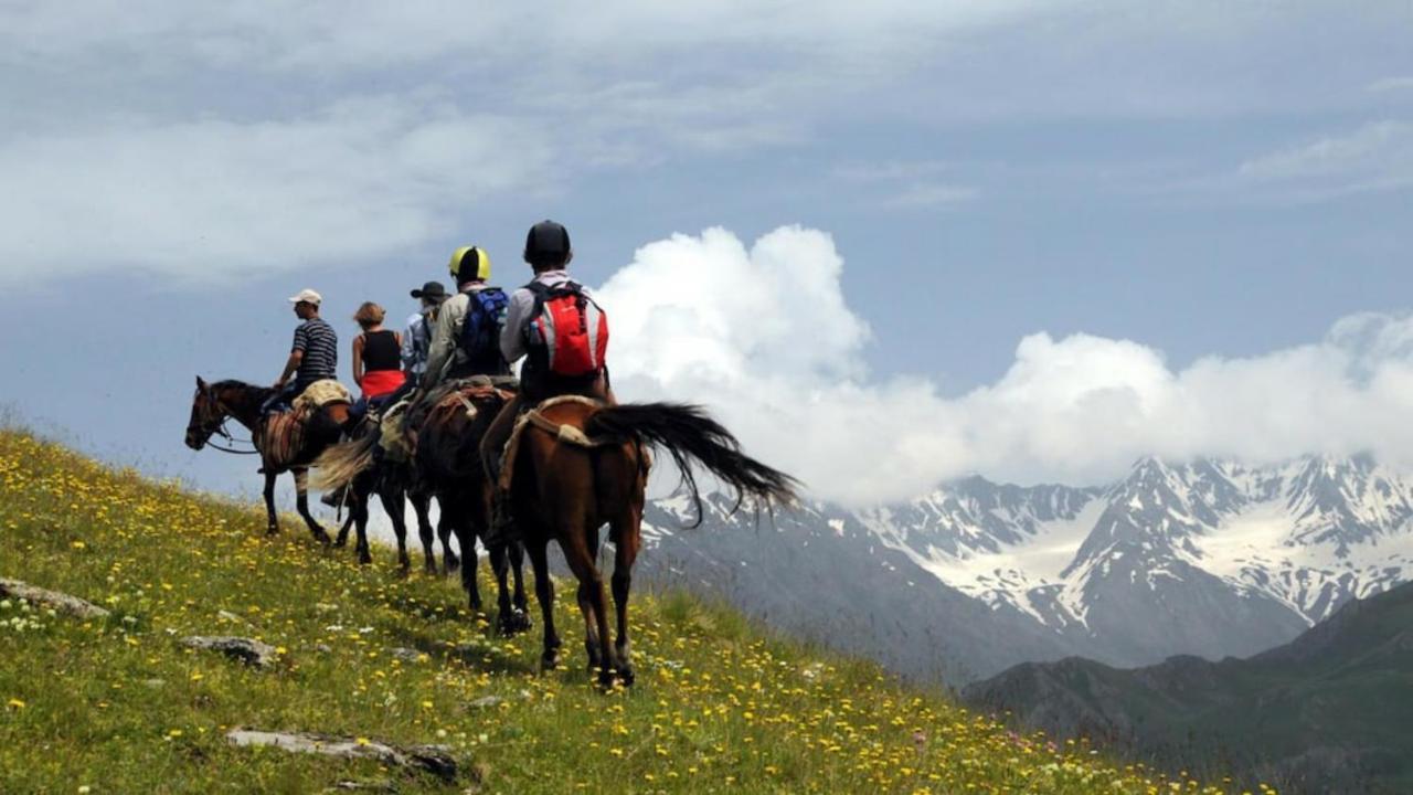 Baia Ushguli Exterior photo